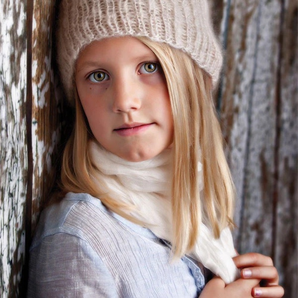 Neglected Rustic Barn Door Photography Backdrop 8x8 - Picture 4 of 11